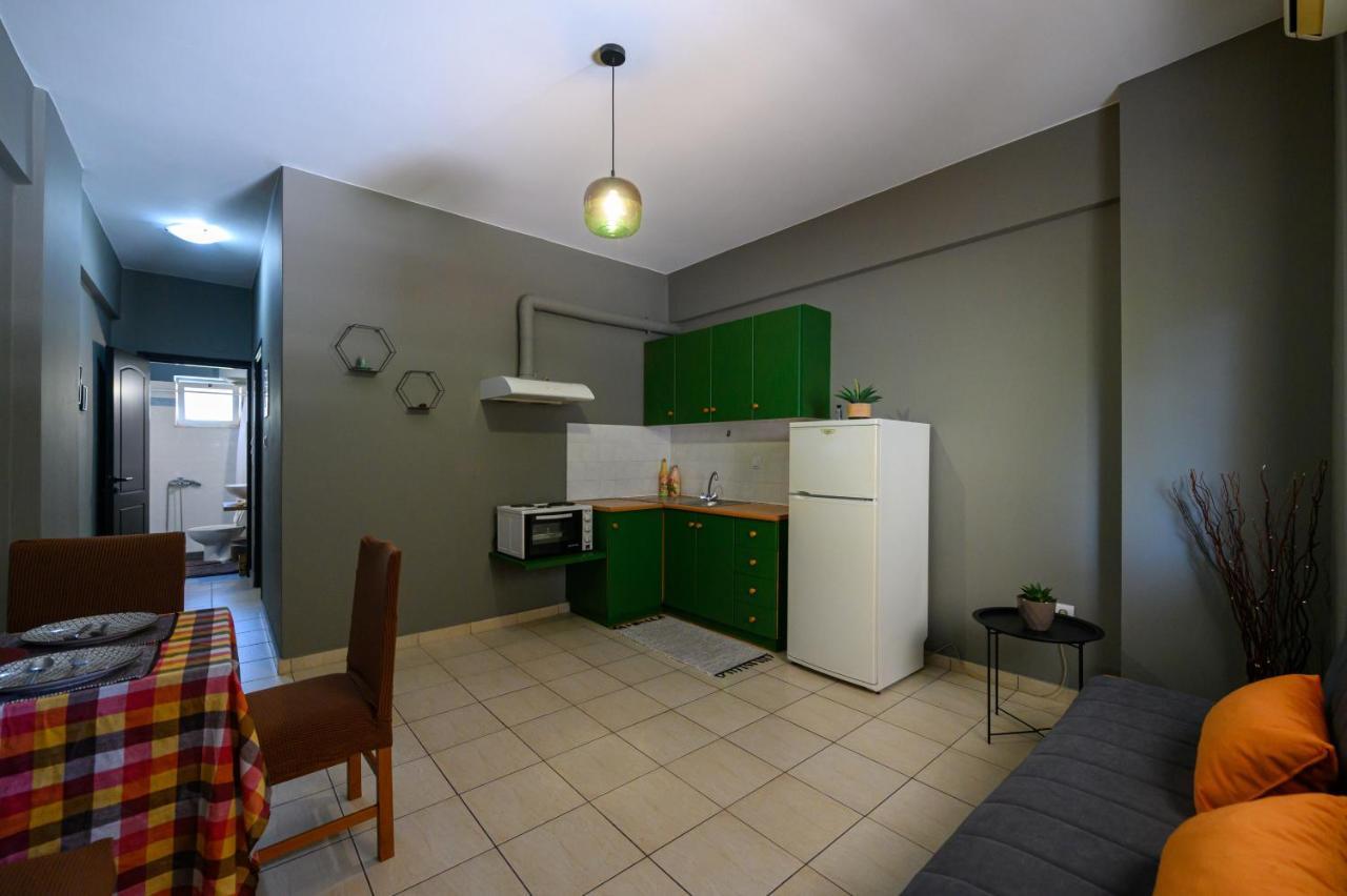 Rea Apartment II "1Minute From The Beach" Kalamata Esterno foto