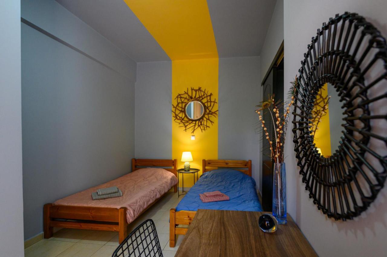 Rea Apartment II "1Minute From The Beach" Kalamata Esterno foto