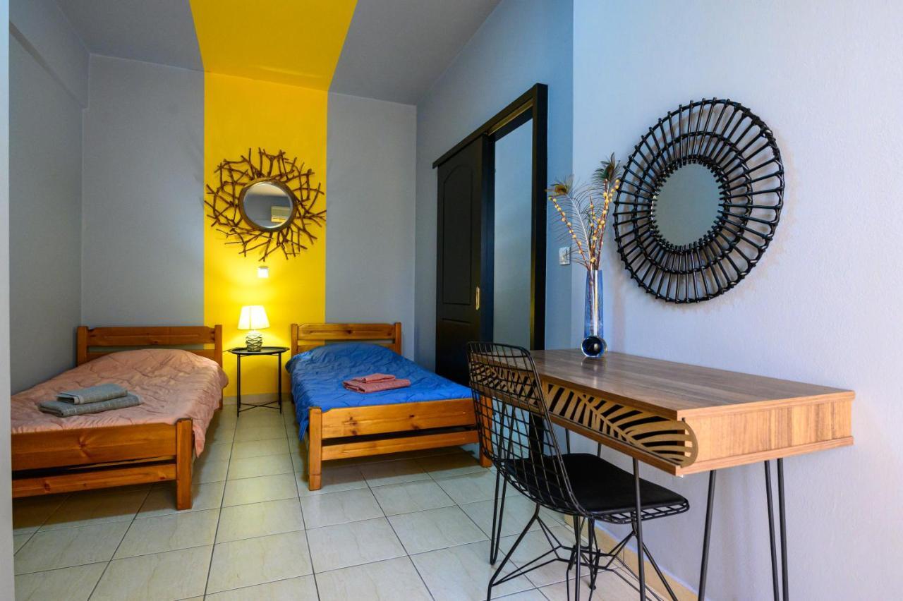 Rea Apartment II "1Minute From The Beach" Kalamata Esterno foto