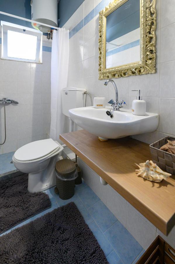 Rea Apartment II "1Minute From The Beach" Kalamata Esterno foto