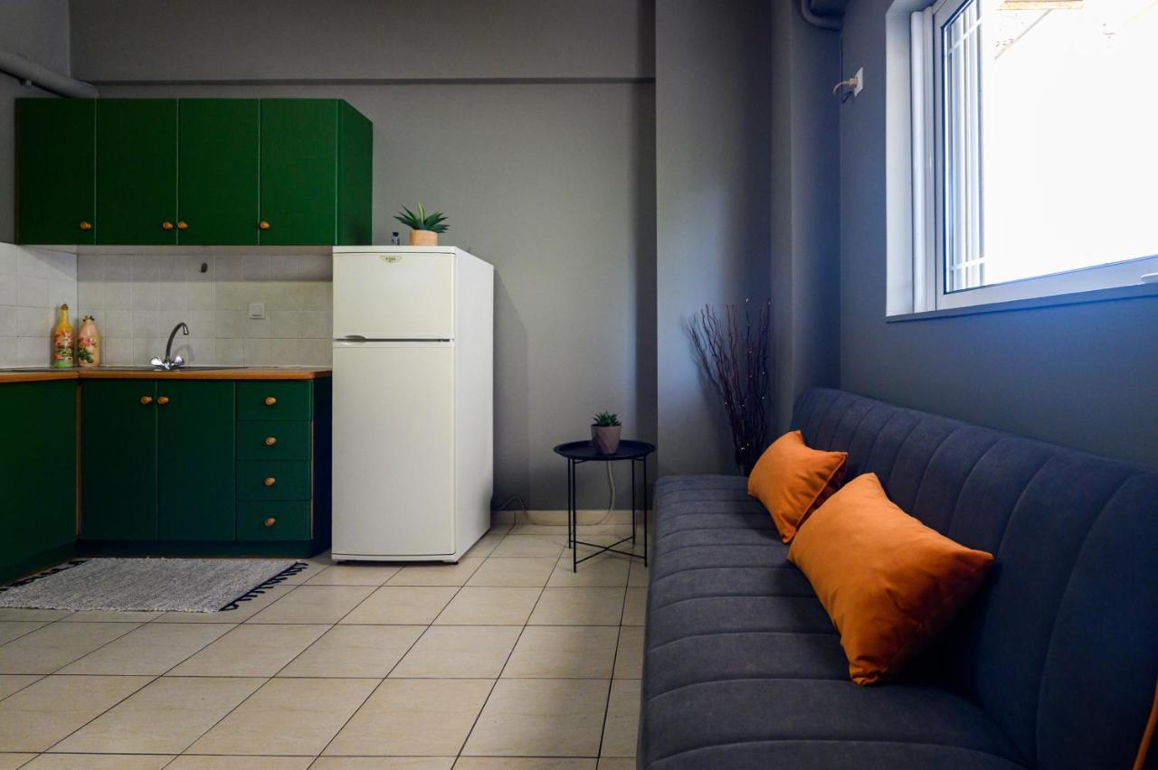 Rea Apartment II "1Minute From The Beach" Kalamata Esterno foto